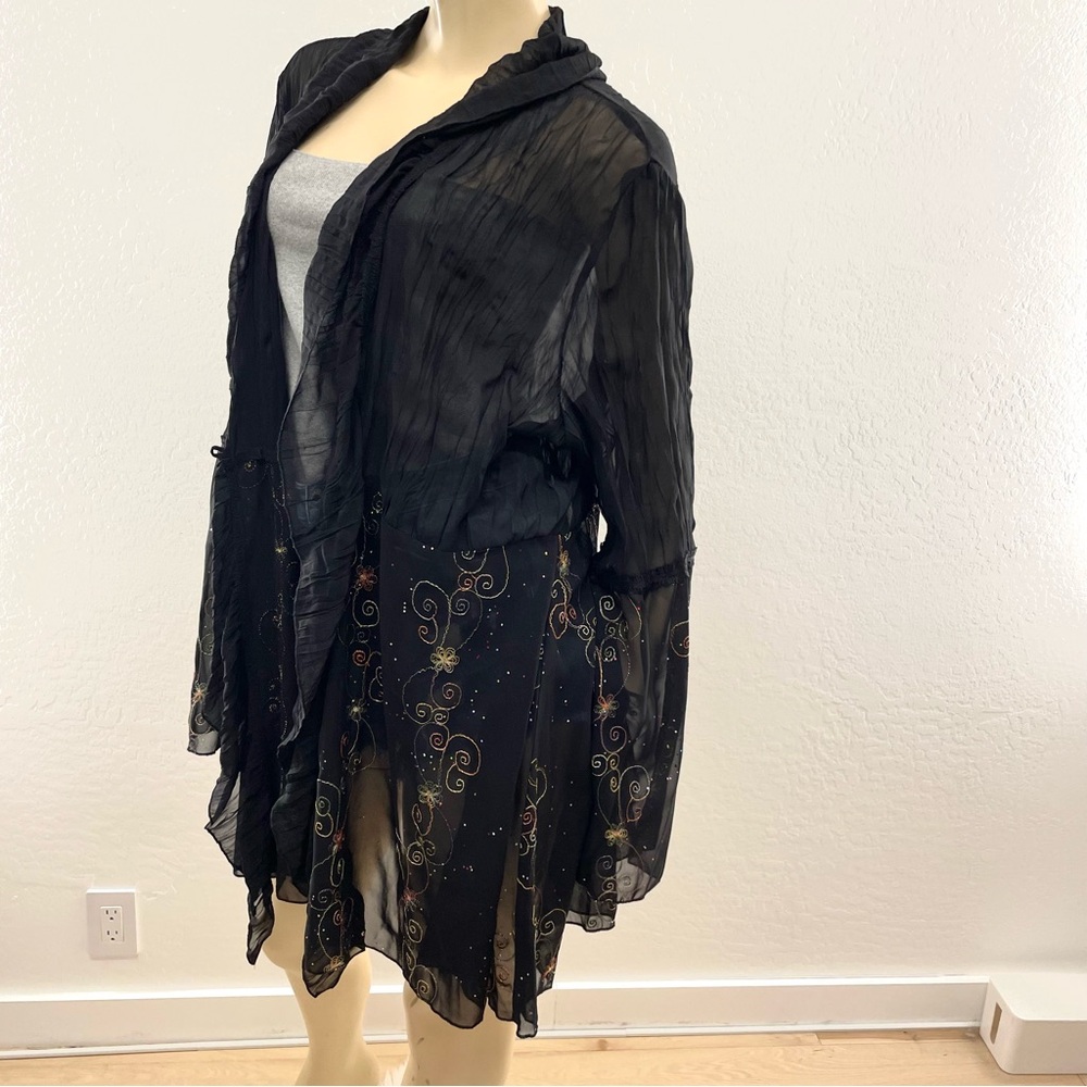 Chic Black Embroidered Sheer Kimono - Picture 3 of 11